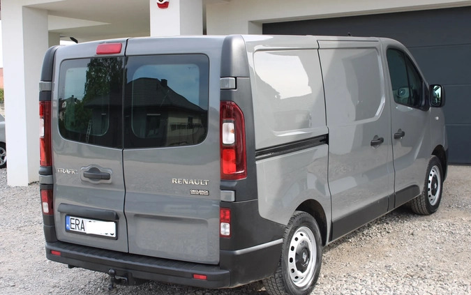 Renault Trafic cena 42700 przebieg: 227000, rok produkcji 2015 z Radomsko małe 211